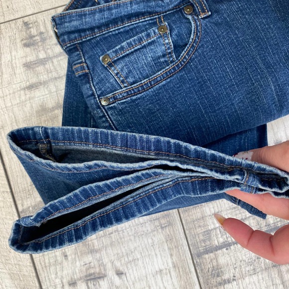 Levi's Women’s 512 Perfectly Shaping Bootcut Jeans 20 - Picture 8 of 9